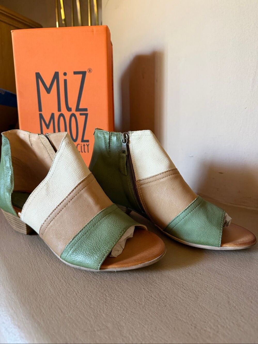 New with box Miz Mooz Celeste colorblock leather peep toe ankle booties - Picture 2 of 8